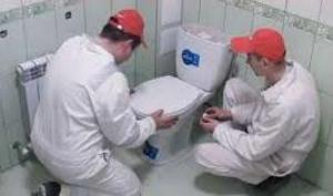 Установка унитаза мастером
