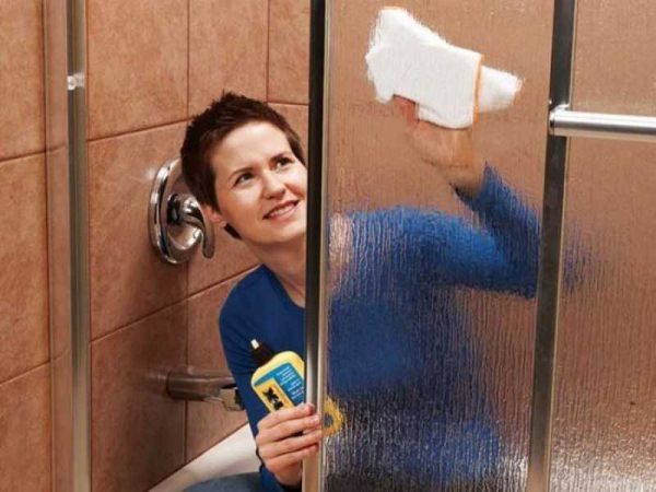 Как отмыть душевую кабину